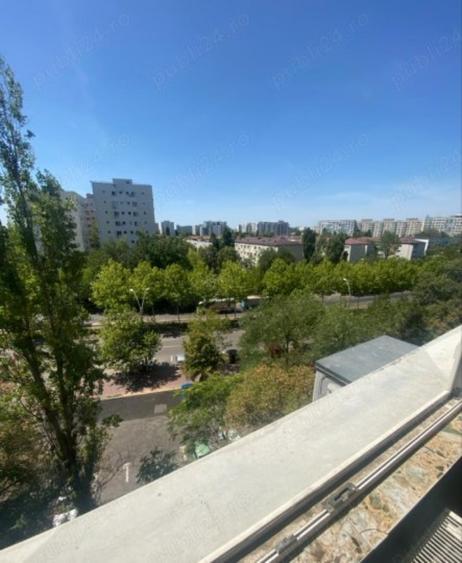 Metrou 1 Decembrie 1918, 3 cam, loc de parcare, bloc reabilitat