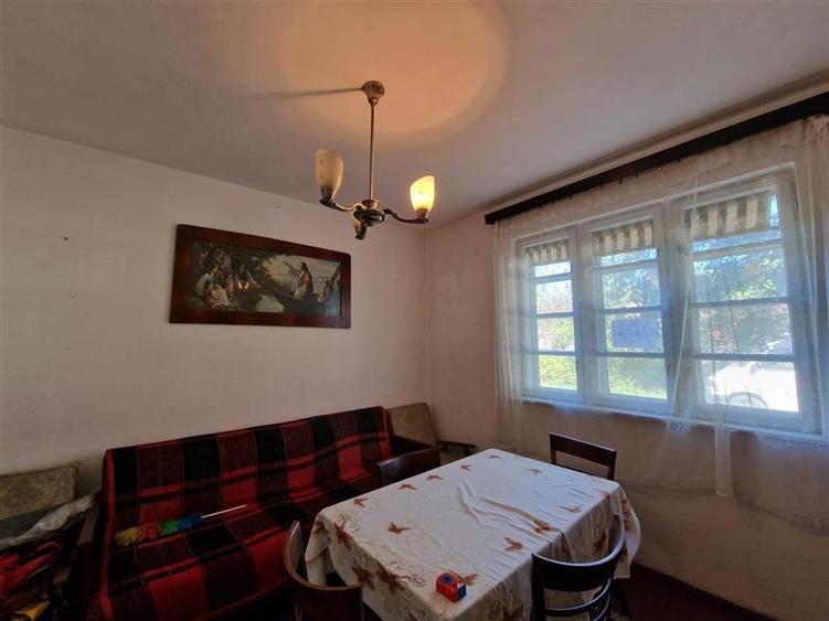 Resita Casa 5 Cam D-P-Etj.1 si Curte