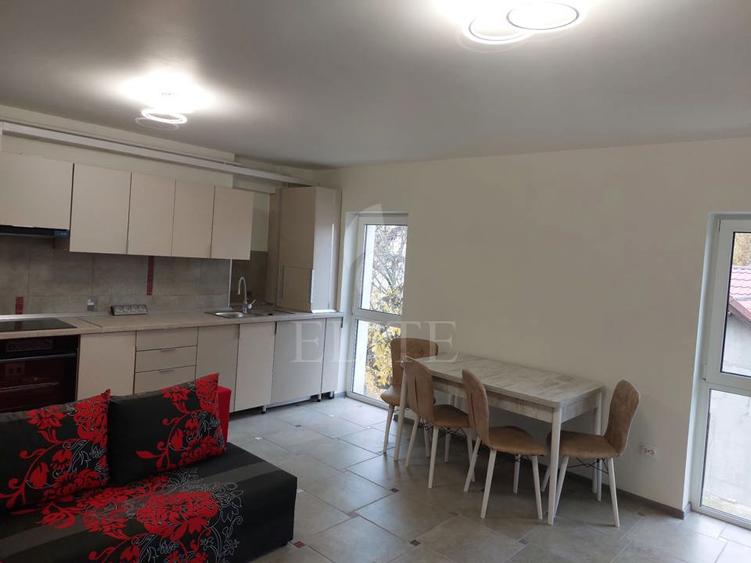 Apartament 2 camere în zona LOMBULUI