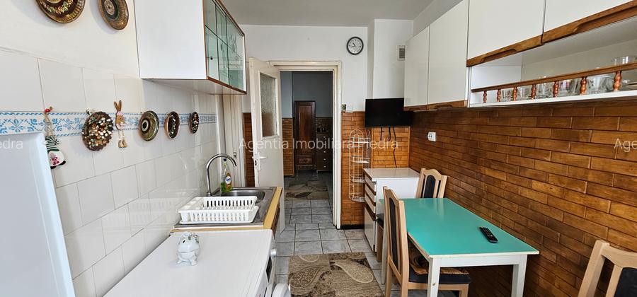 Vand apartament de 2 camere, circular(decomandat)cf 1,situat pe str.Rahovei - 6