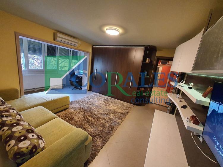 Complex. Etaj 1. Renovat complet.