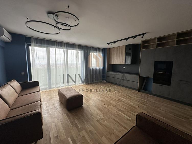 Apartament 2 camere, etaj intermediar, parcare, bloc nou, zona Centru!