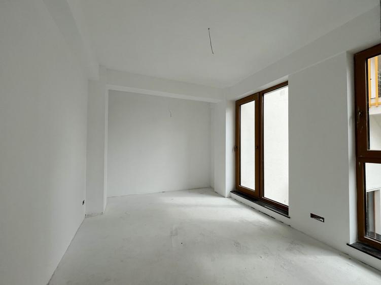 APARTAMENT 3 CAMERE || CURTE 110 MP || ACCES INDIVIDUAL || DOMENII