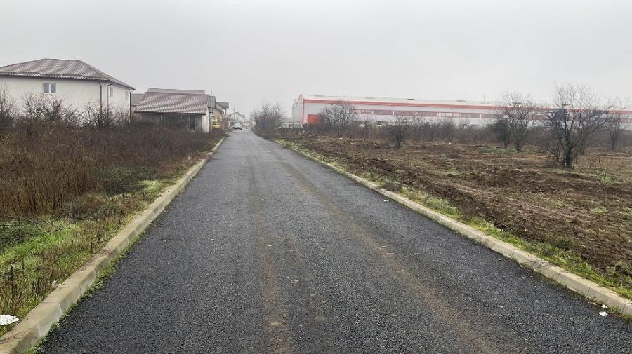 De vinzare teren 5700 mp Clinceni