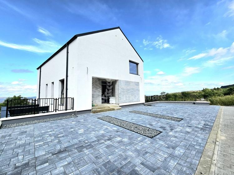 Casa individuala | 5 camere | Panorama | Teren 405mp | Zona Aroma!