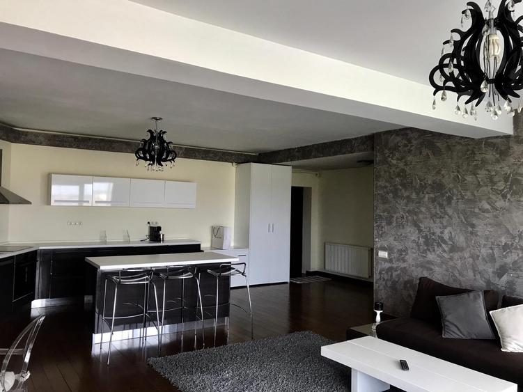 Apartament de 3 camere la lac