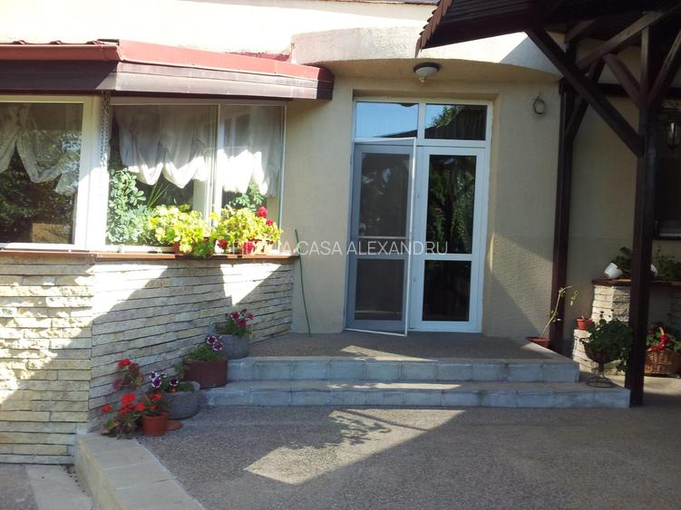 Vila de vanzare 9 camere de vanzare, Centru Civic - Iasi