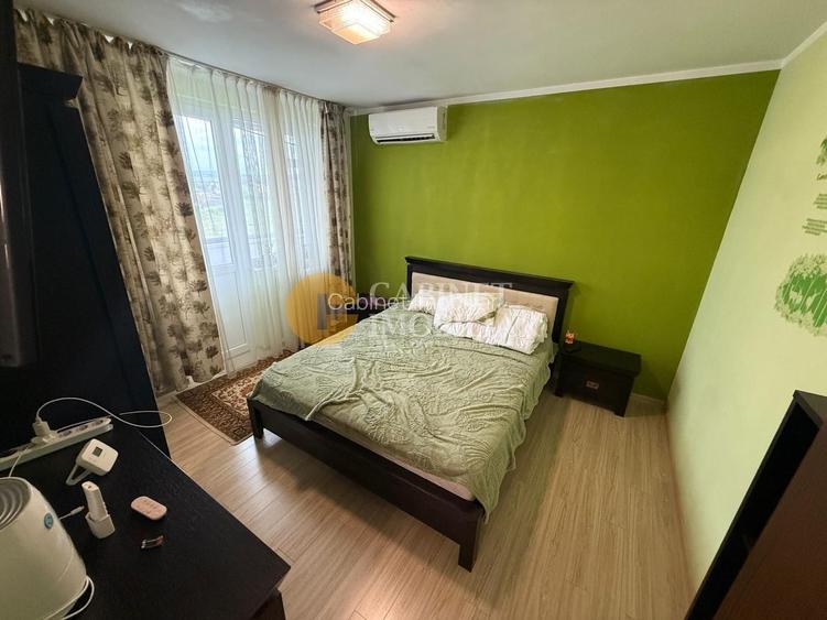 2 Camere Decomandat - Etaj Intermediar - Zona Podu Ros - Bloc 1974 - 4