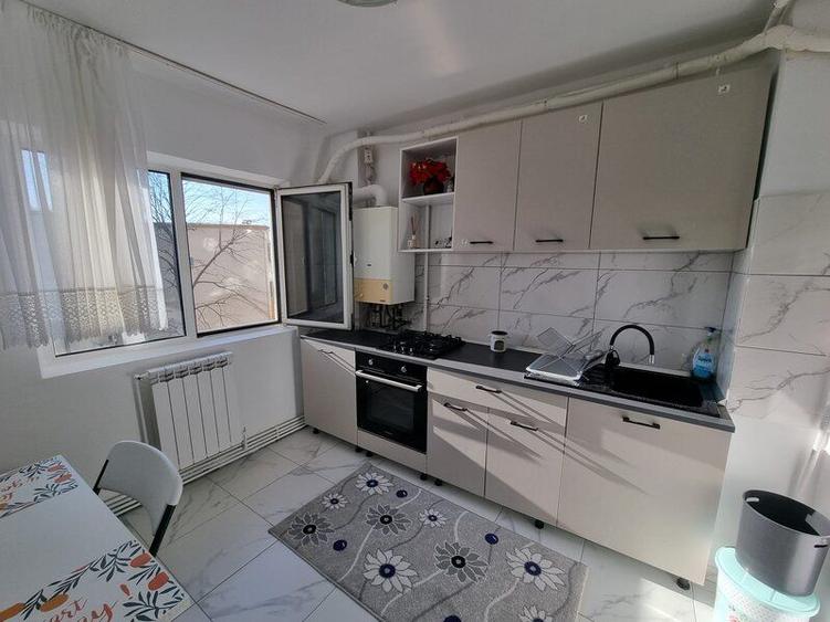 Apartament modern 2 camere de vanzare zona 1 Decembrie metrou