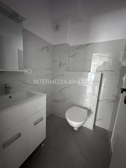 Apartament 3 camere  | 1 Baie | 1 Balcon | 61 mp. | Bloc NOU | Lift  | Central I - 8