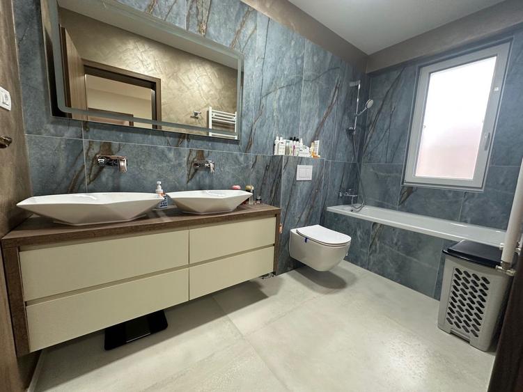 Duplex deosebit cu garaj și subsol