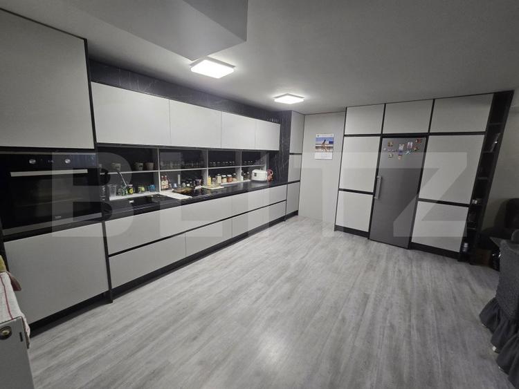 Casa individuala 240mp, 6 camere, teren ~600mp, cu panorama superba, in Dezmir