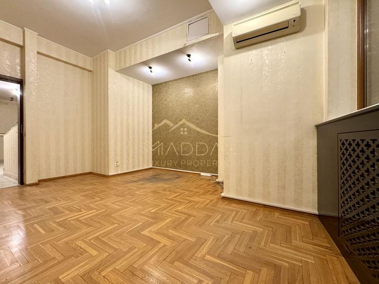 Vila centrala cu 13 camere *460mpu* + garaj // Dorobanți