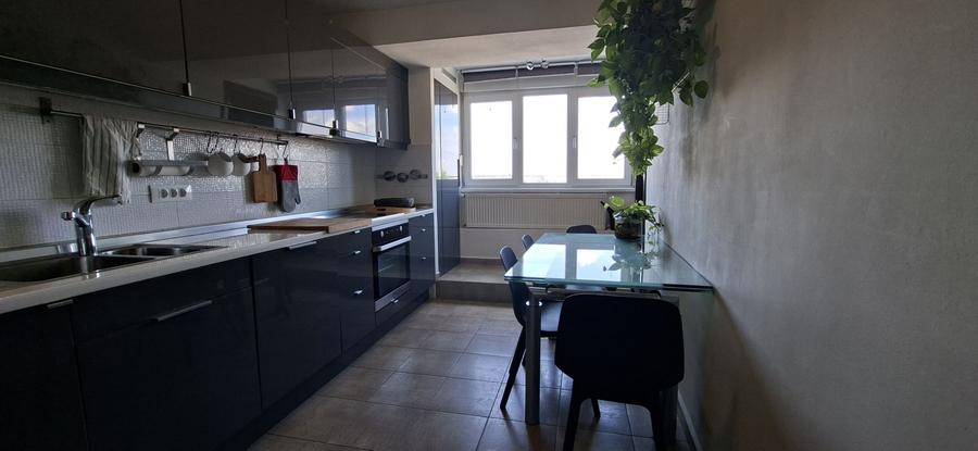 Apartament cu 4 camere si scara interioara - zona Judeatan