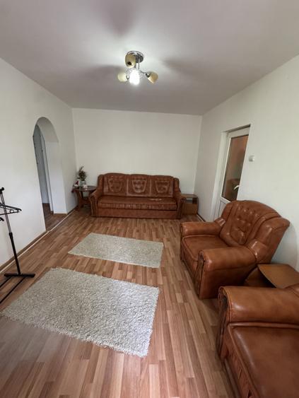 Apartament 2 camere, confort 1 semidecomandat, etaj 2/4 – pozitie excelenta
