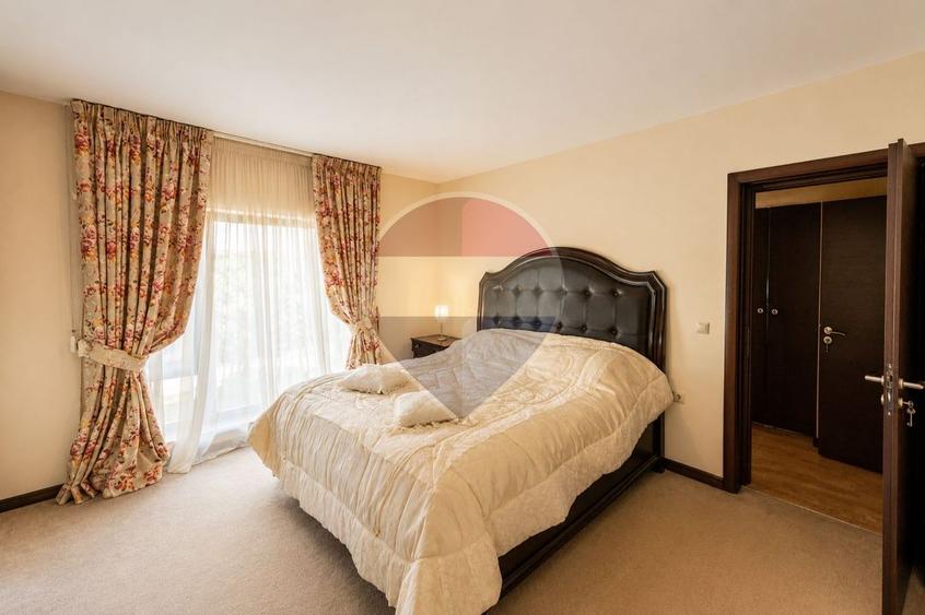 Vila cu piscina, 6 camere, 254mp utili, 815mp teren, com. Berceni
