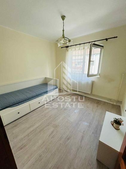 Apartament cu 3 camere  in Complexul Studentesc