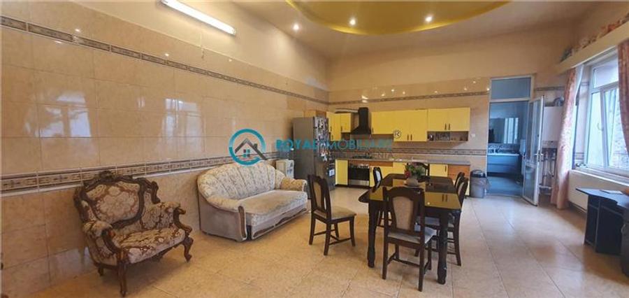 Royal Imobiliare - Vanzare casa zona Centrala