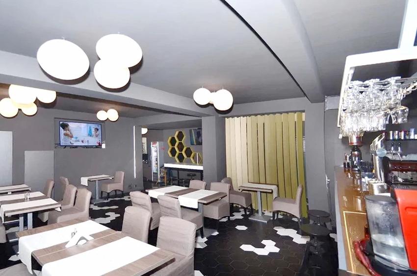 Restaurant cu terasa de inchiriat, ultracentral, bucatarie dotata si utilata!