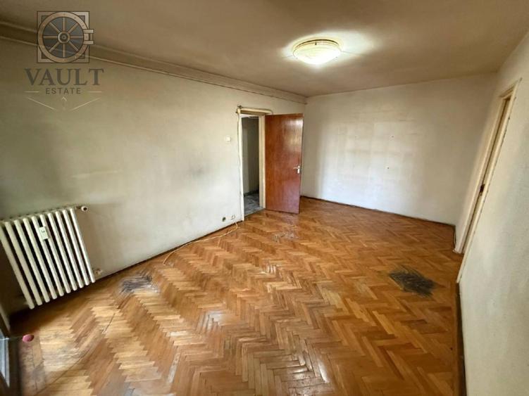 Apartament 4 camere -5 minute de mers pana la metrou Costin Giorgian