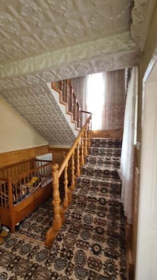 Casă de vânzare – 5 camere, 2 bucatarii, zona Cetate