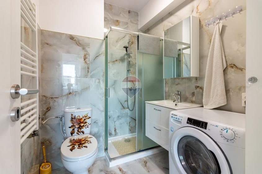 Casă / Vilă de vanzare cu 14 camere, 14 bai, teren 650 mp, 14xparcare
