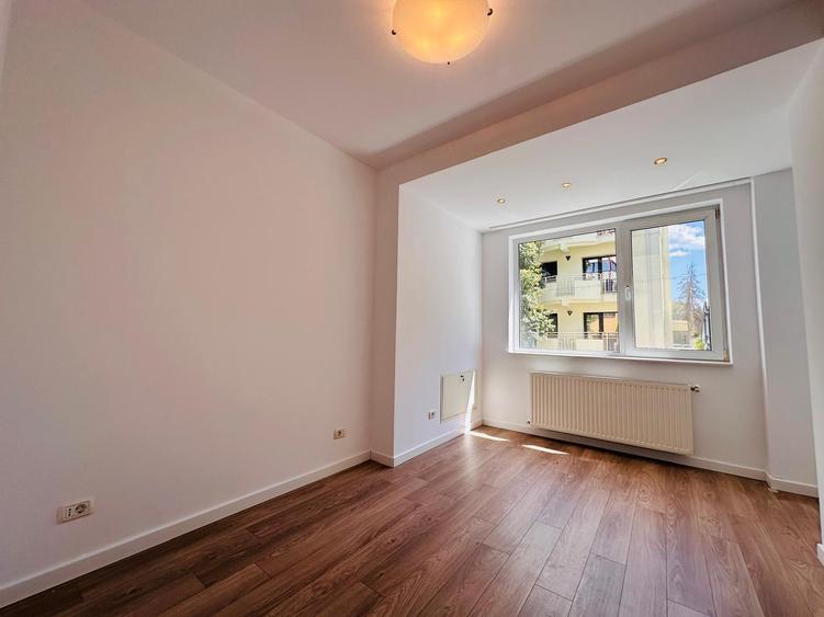 4 Camere - Dorobanti || Parter Înalt || Curte
