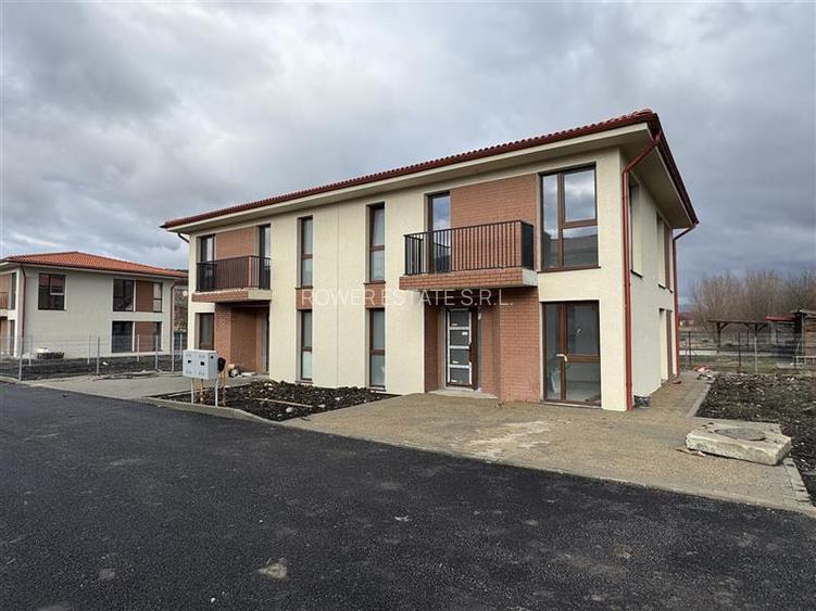 Casa Tip Duplex parter+etaj,375 mp de teren, situata in Chinteni! - 4