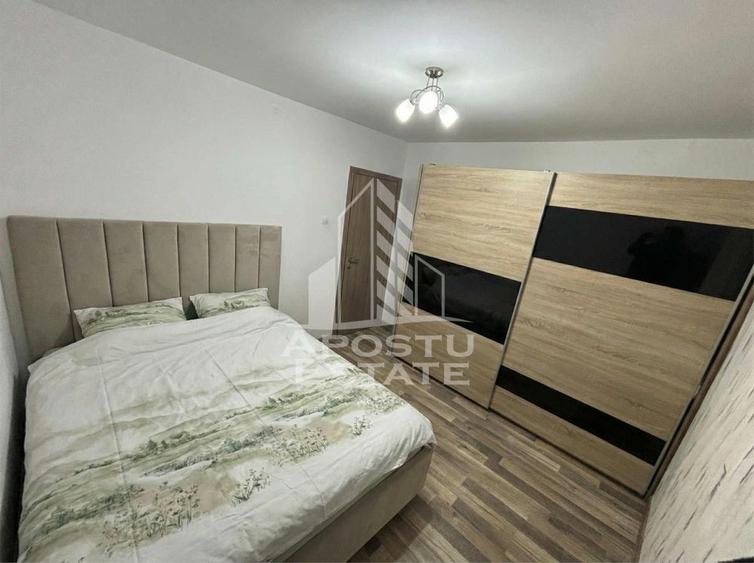 Apartament 3 camere,2 bai, decomandat, renovat, zona Girocului