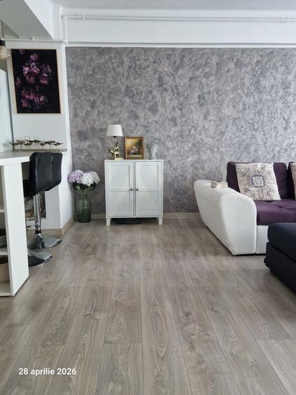 Apartament cu 3 camere 2 dormitoare 80 mp utili etaj 1 Doamna Stanca