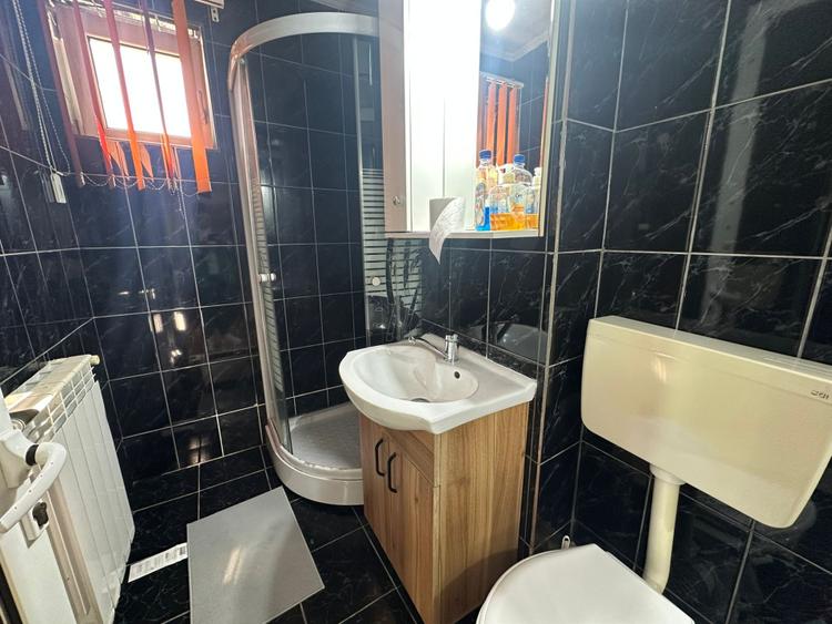 Apartament 2 camere| etaj 1| loc de parcare| zona Cugir