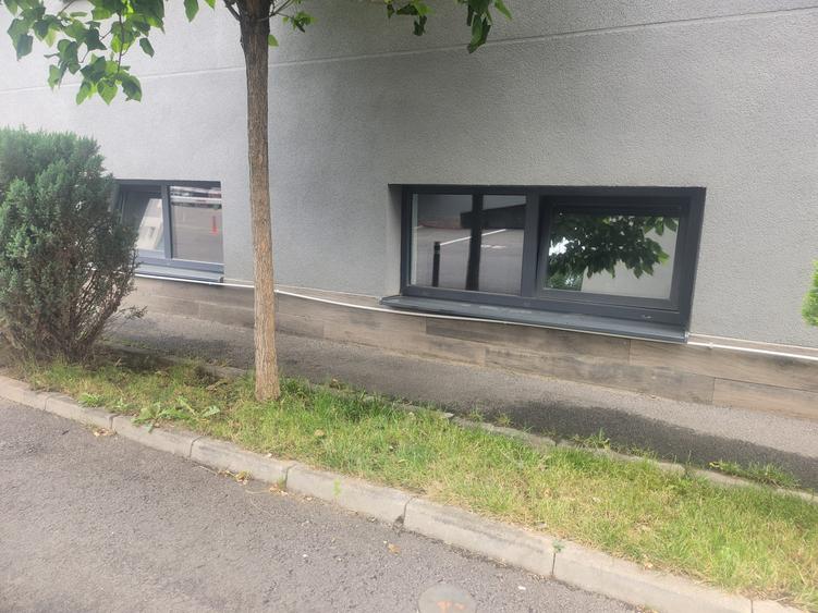 De vânzare boxa la demisol,pretabila pentru un birou,arhiva,depozit/Brâncoveanu