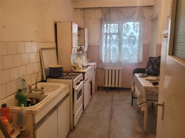 Apartament 3 camere decomandate, zona Narcisa