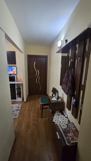 NAVODARI-2 camere, etaj 2/4, centrala termica, 69500euro