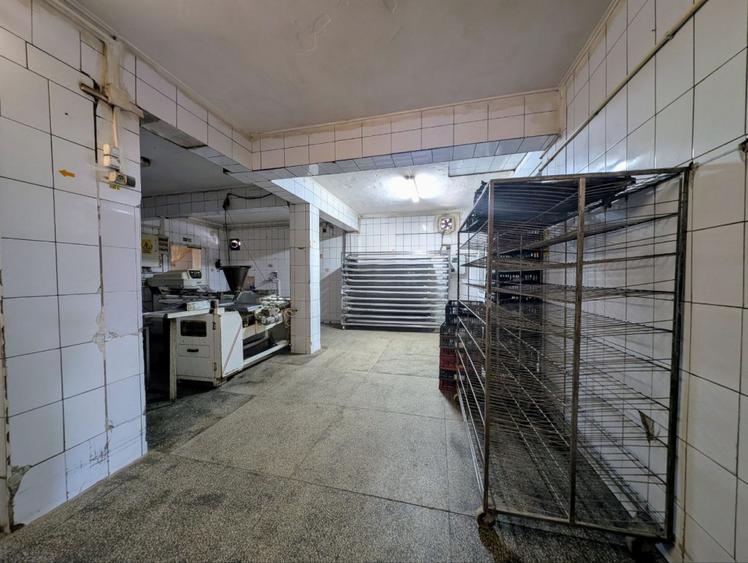 Spatiul Comercial Stradal+Teren /Oportunitate de investitie/Valenii de munte