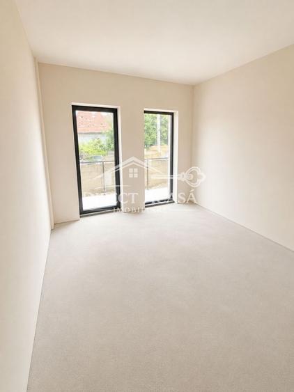 Apartament nou 3 camere 93 mp utili, terasă 18 mp și garaj - Unirii
