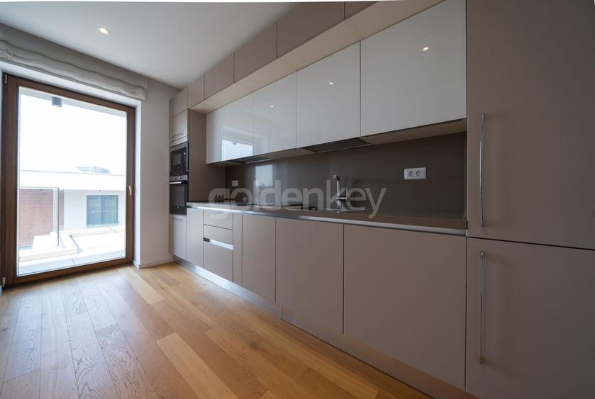 Apartament generos si mobilat cu 3 camere, finisaje premium