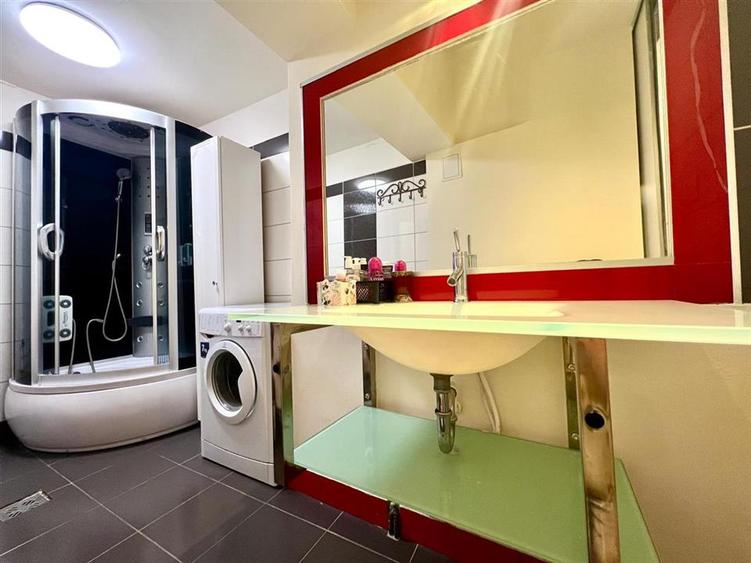 Apartament 2 camere la casa cu curte proprie Schei