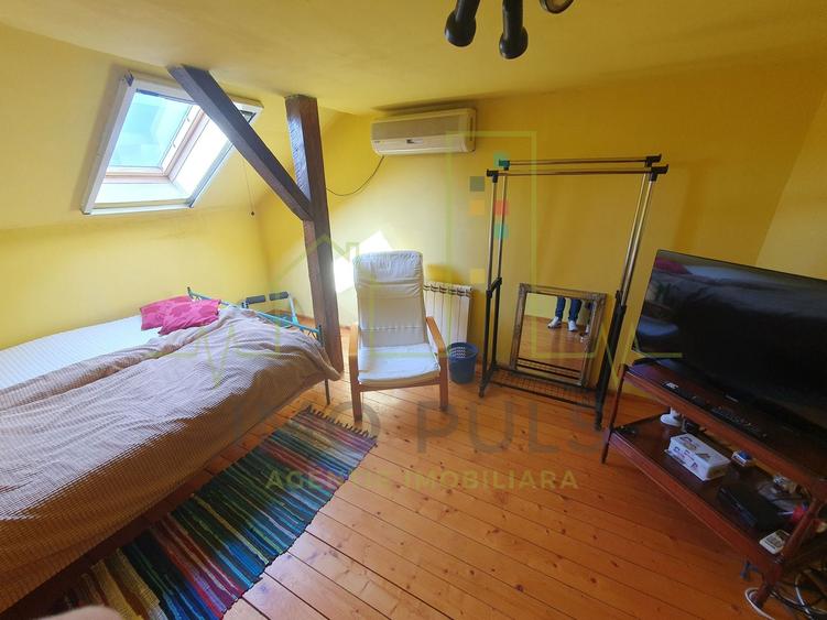 Casa individuala. 2 fronturi de pe 2 strazi (fata-spate)