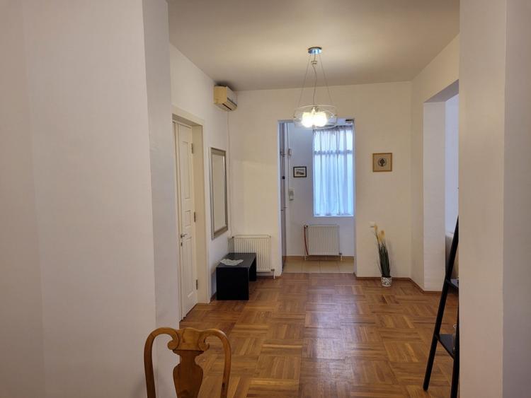 Mall Vitan -apartament in vila