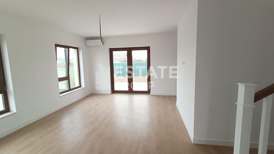Duplex cu 5 camere despartit prin camera tehnica in Dumbravita