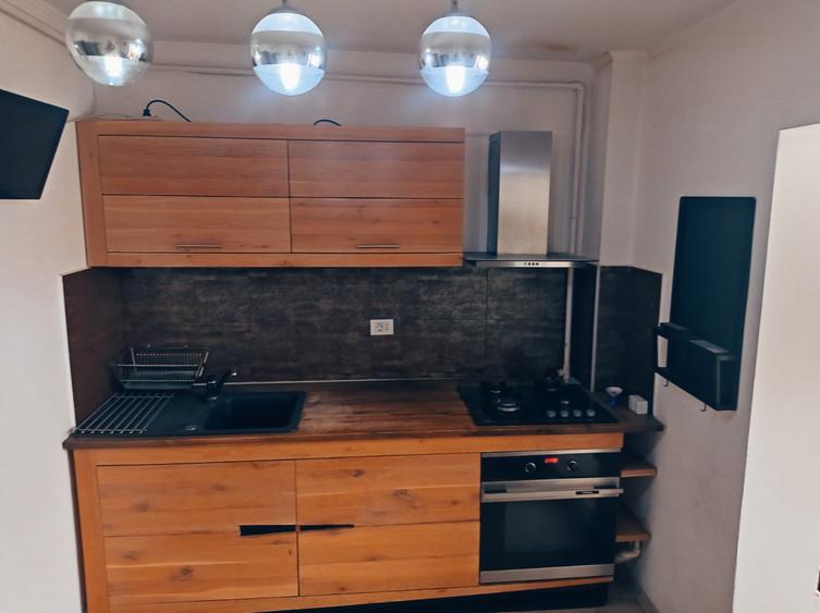 3 camere EREMIA , Decomandat / RENOVAT , mobilat / utilat !