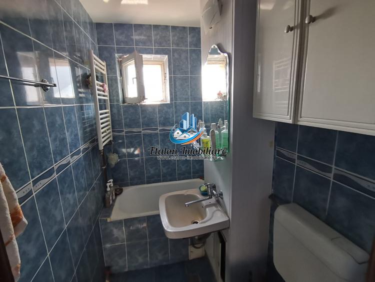 Apartament 3 camere semidecomandat, 1 baie, Darmanesti