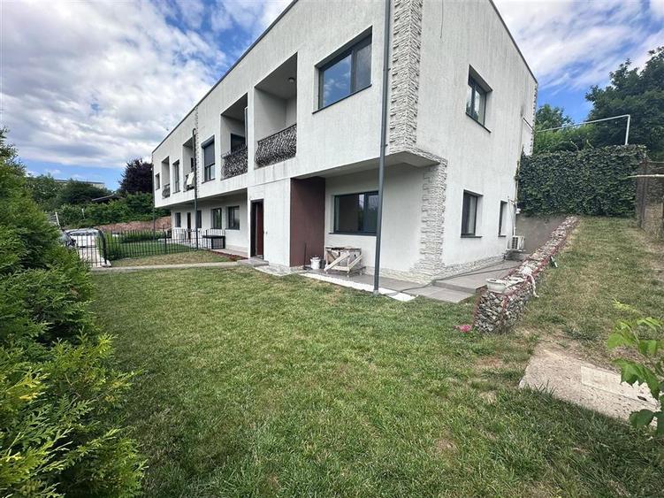 Apartament 3 Camere Cu Gradina Bucium