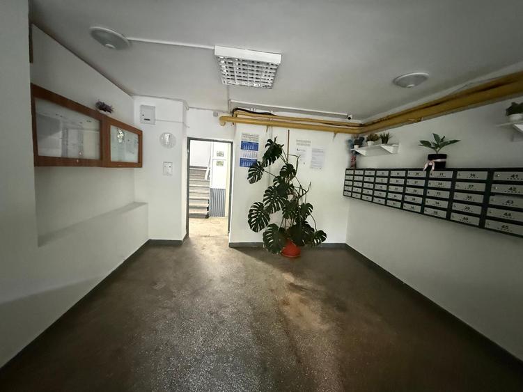 Rahova, Lic.Bolintineanu, 2 camere deosebit, etaj 1, 59 mp, bloc 84 reabilitat