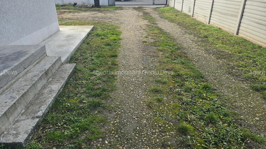Vand casa in duplex in Deva, semifinisata, zona Garii (peste linia ferata), P+E - 3