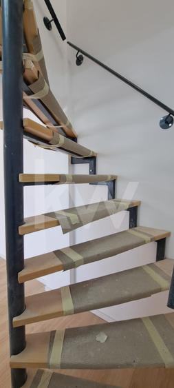 Apartament 3 camere , pe doua niveluri , in imobil cu lift