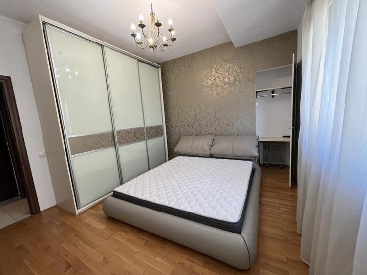 Apartament 4 camere Universitate - Batiștei | Renovat, Centrală proprie, Lift