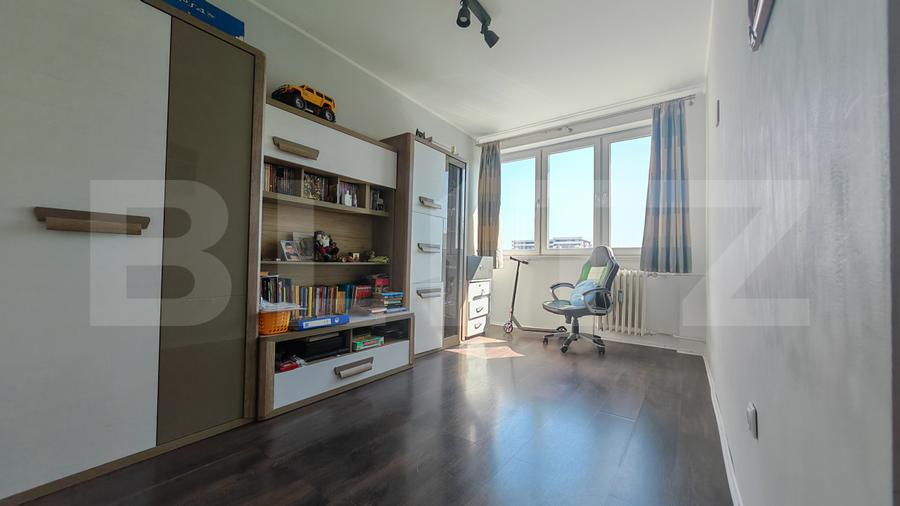 Apartament 4 camere decomandat, etaj intermediar, Splaiul Crisanei