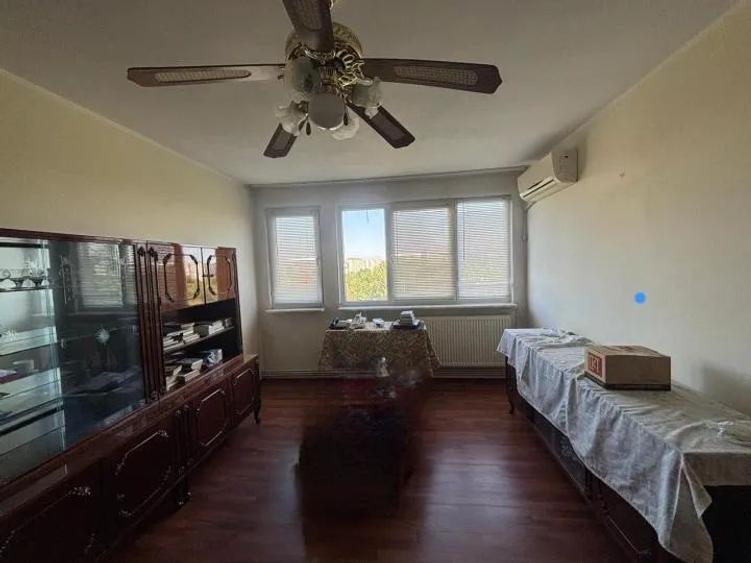 Apartament - 3 camere - semidecomandat -Constantin Brancoveanu